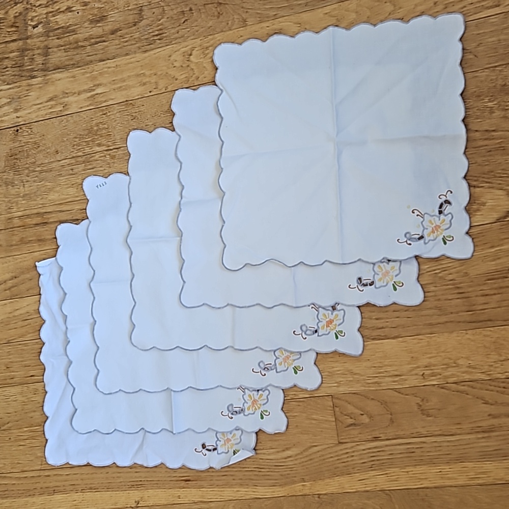Set of 6 Vintage embroidered napkins